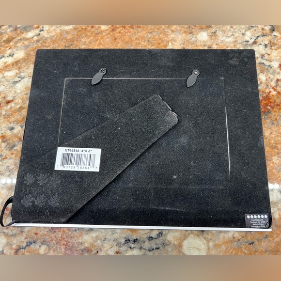 Friends 4x6 picture frame - Picture 3 of 4